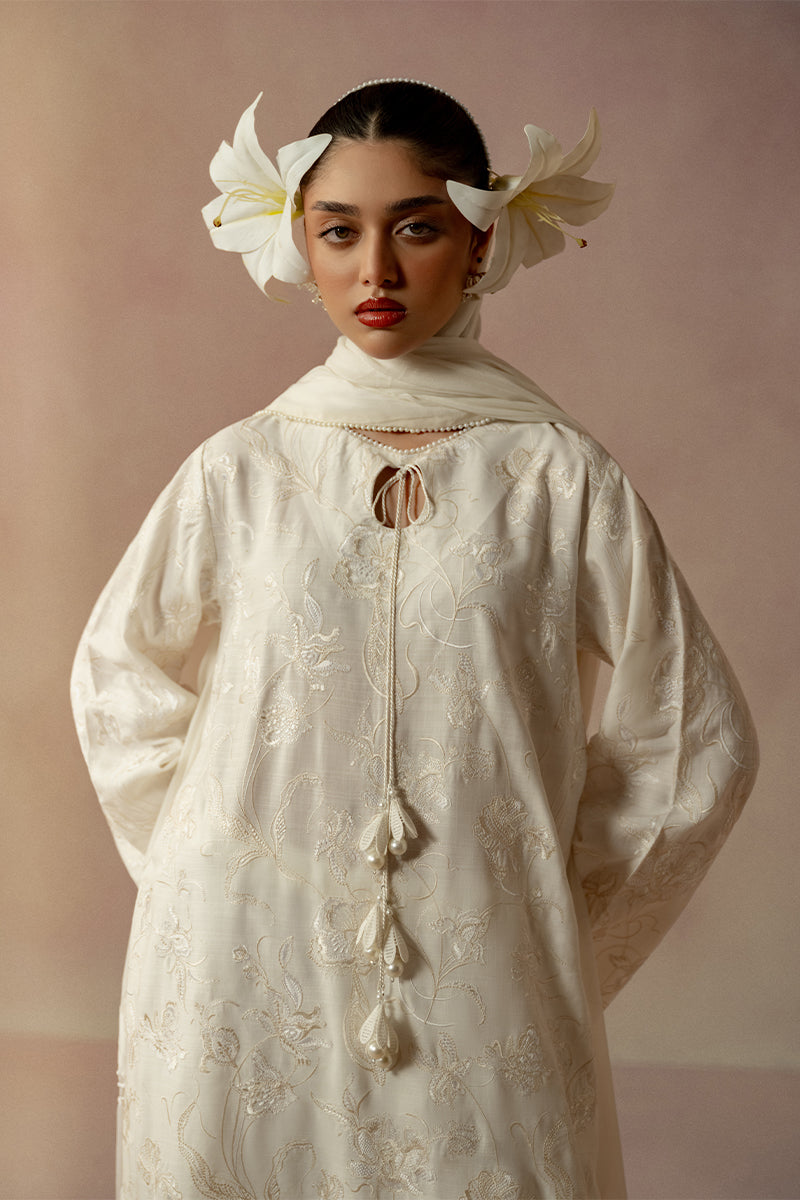 'Yasmin' Embroidered Set